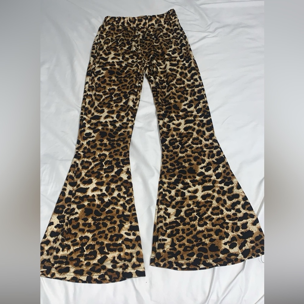 Cheetah print flare leggings
